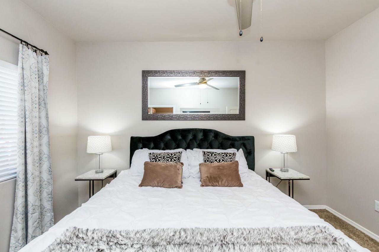 3 Bedroom - Tpc Golf, Shopping & Dining 3 Miles With Parking -1025