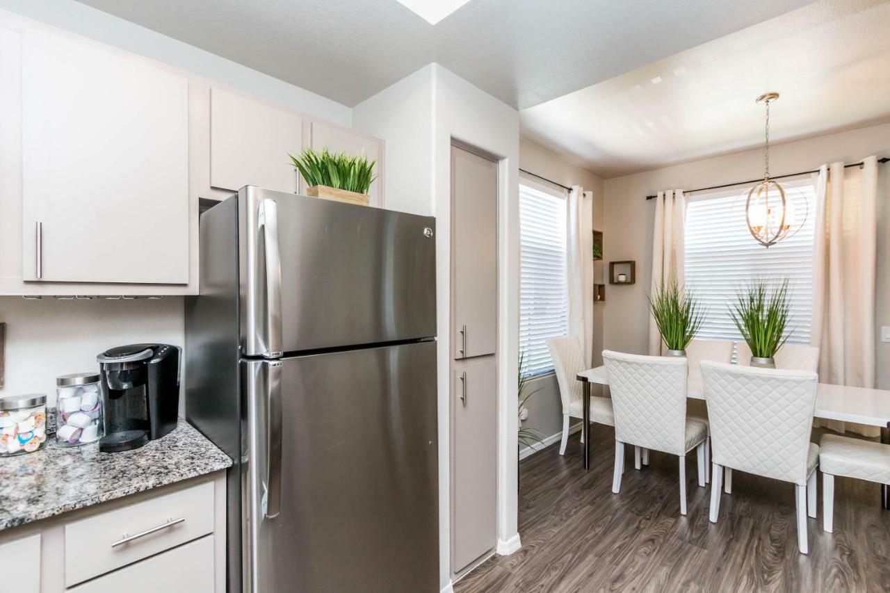 3 Bedroom - Tpc Golf, Shopping & Dining 3 Miles With Parking -1025 Holiday home